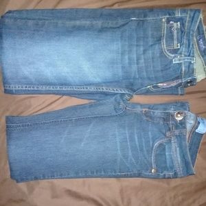 Lot of 2 jeans size 26 and 3 bootcut